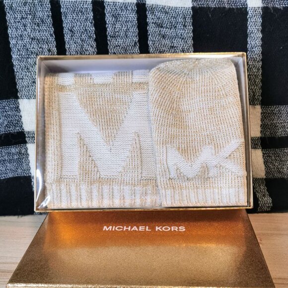 Micheal Kors Hat and scarf set *NEW* - Picture 1 of 2